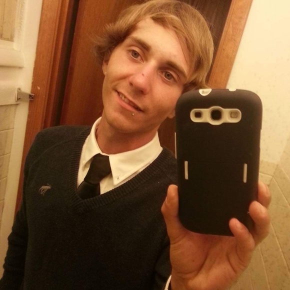 Meet your Posher, Cody - Picture 5 of 7